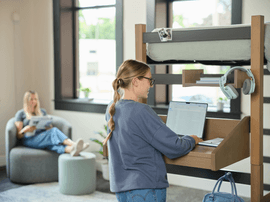 A 09 04 25 rt showroom1503 54766330337 o