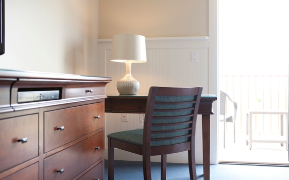 Arcadia Bluffs Desk 2